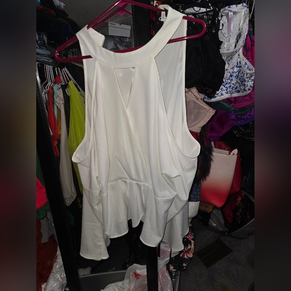 🍁🍂NWOT FOREVER 21 2x Open Shoulder Peplum. Blouse - Picture 3 of 6